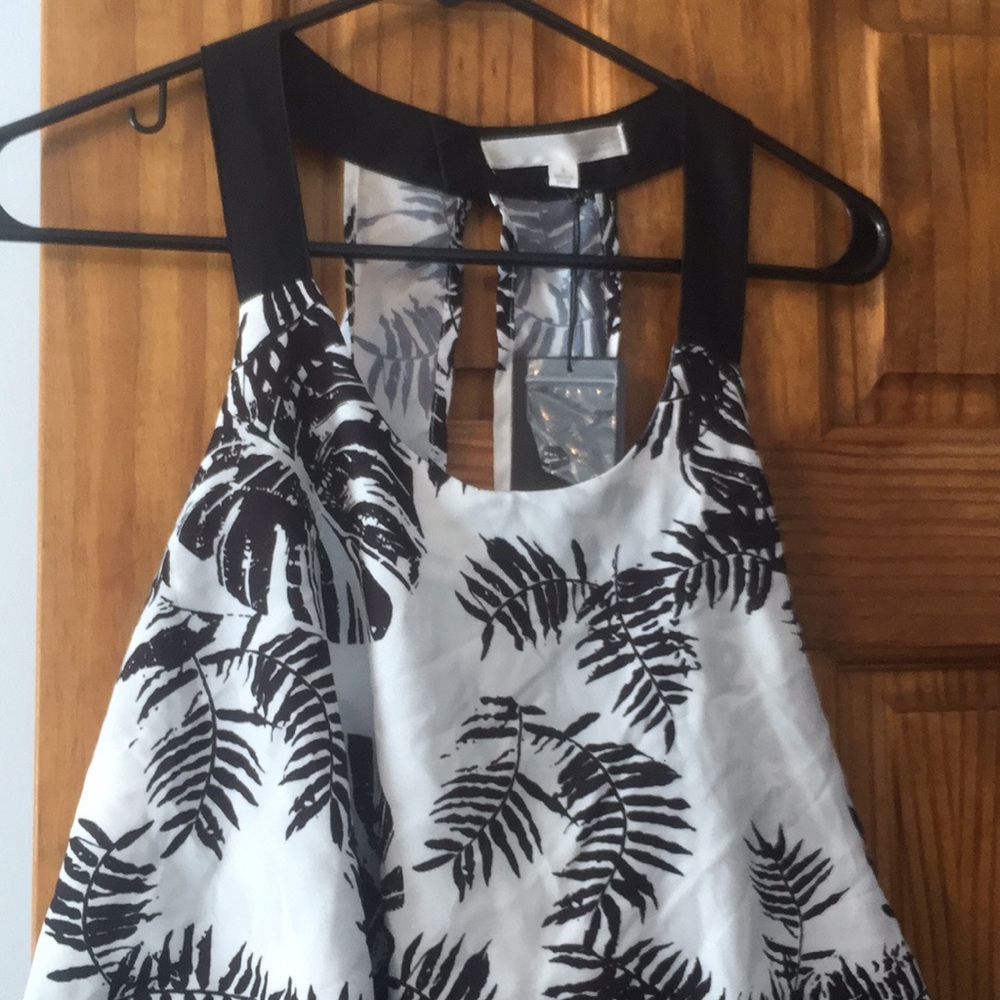 Romper - Picture 2 of 4